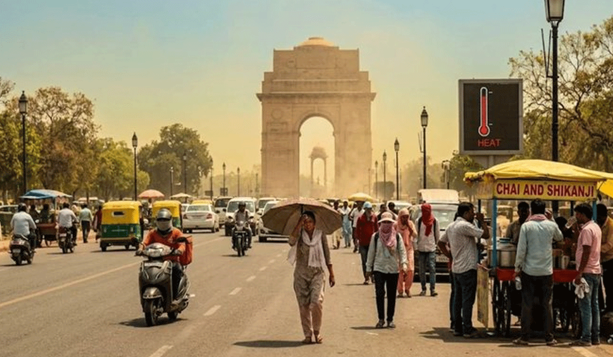 Severe heatwave grips Delhi-NCR, mercury may touch 44 degrees today; relief likely after April 28