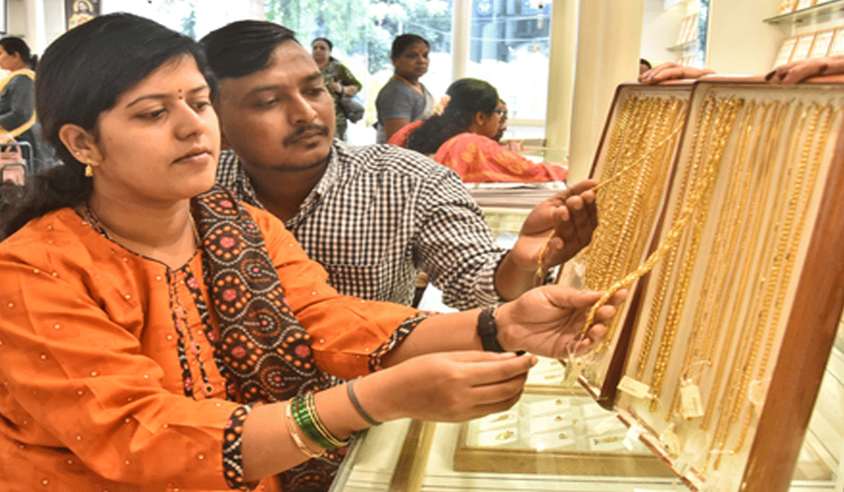 Gold, silver see muted trade amid Iran-US de-escalation hopes