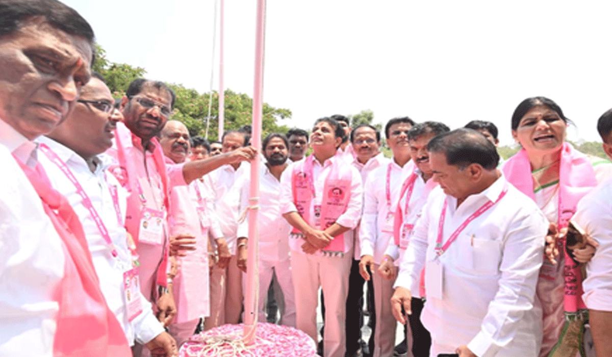KTR urges BRS cadres to pledge to protect Telangana