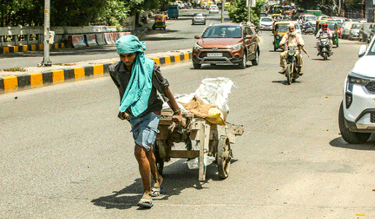 Govt issues heatwave advisory to protect workers; mandates cooling, water and flexible work hours