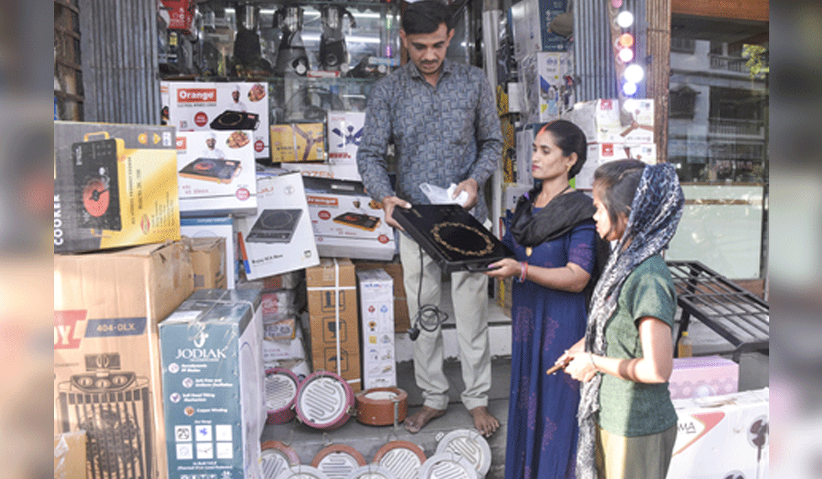 Govt eyes boost in production of induction heaters to cut use of cooking gas