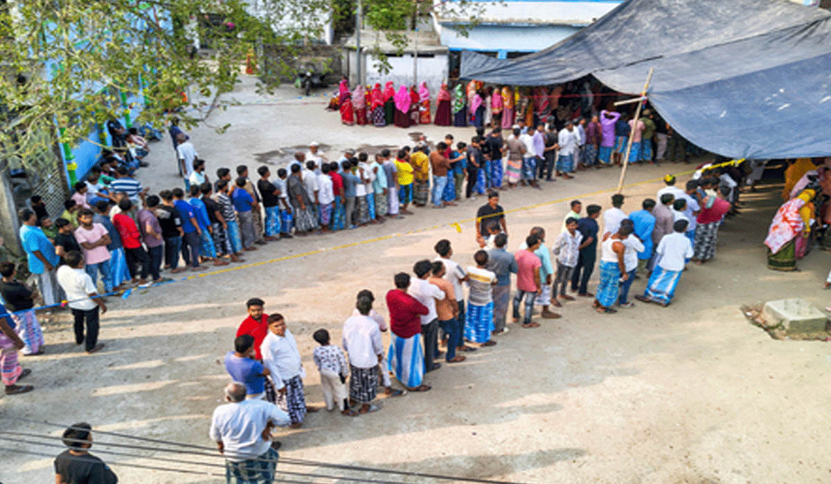 Bengal polls: 2nd phase recorded voting at 92.47 pc till midnight; average in two phases at 92.85 pc