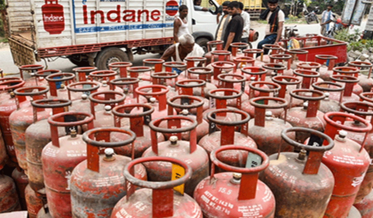 Govt flags misinformation on LPG, tells states to step up public outreach