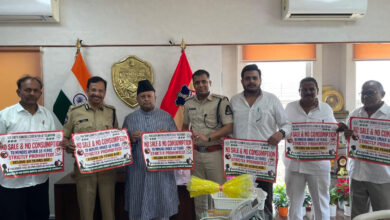 Hyderabad Pan Shops Crackdown: MLA Mir Zulfiqar Ali Meets VC Sajjanar, Assured Seized Goods Will Be Returned