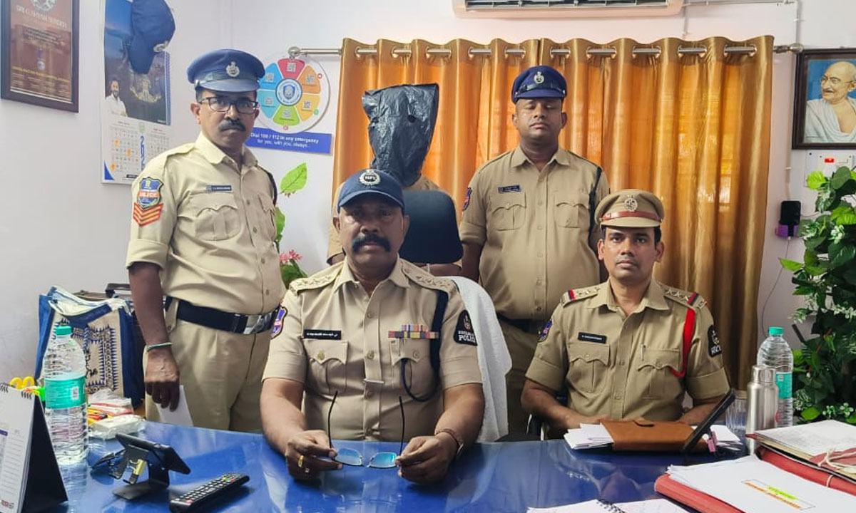 Bhavani Nagar Murder Case Solved: Accused Arrested for Killing 21-Year-Old in Talabkatta