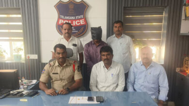 Hyderabad House Burglary Case: Mailardevpally Police Arrest Accused, Recover Gold and Mobiles Worth Rs 5.2 Lakh