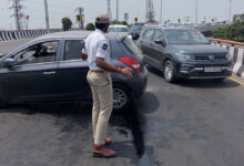 Hyderabad PVNR Expressway Car Accident: Vehicle Crashes at Pillar No. 300, Traffic Jam Reported