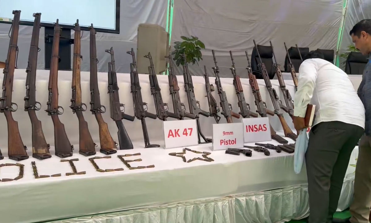 42 Maoists Surrender in Hyderabad: Telangana DGP Jitender Reddy Accepts Surrender with 40 Weapons