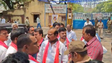 RTC Strike: BRS Leaders Face Backlash from Protesters at Mehdipatnam Depot Over Political Interference