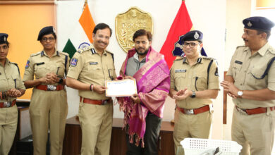 Hyderabad Hero: CP VC Sajjanar Felicitates Mohammed Firoz for Saving 8-Year-Old Girl from Kidnap Attempt