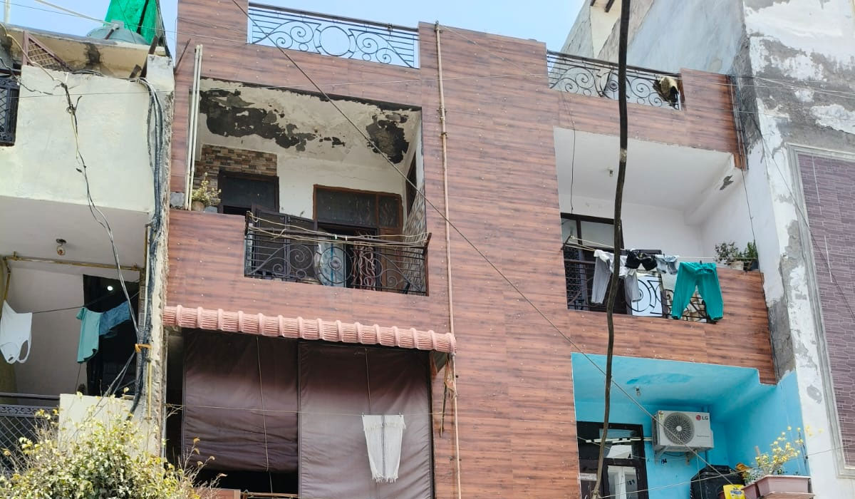 Two men found dead in Ghaziabad flat