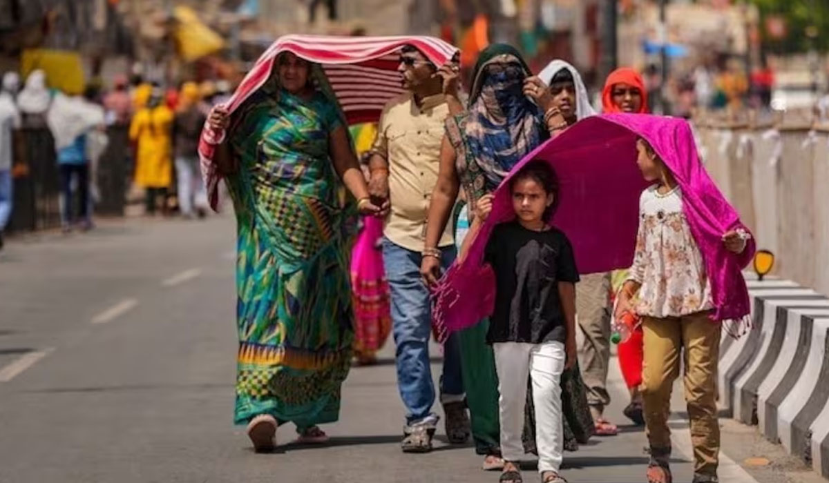 IMD issues two-day 'severe heatwave' warning for Delhi-NCR; thunderstorms, rain expected from May 29