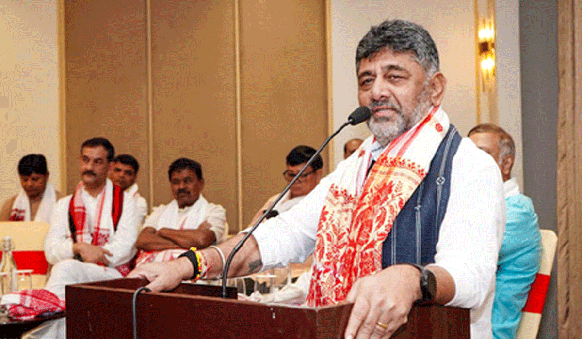 Karnataka Dy CM Shivakumar refutes reports of Tamil Nadu MLAs arriving at Eagleton resort