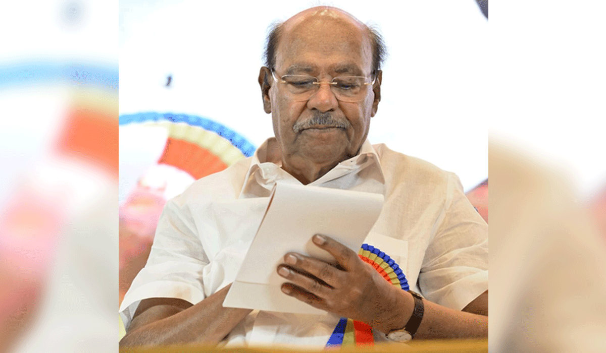 Ramadoss urges Guv Arlekar to invite Vijay to form govt in Tamil Nadu