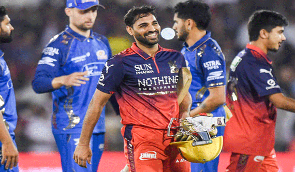 'Bring Back Bhuvi': Ashwin calls for Bhuvneshwar's T20I recall after thriller against MI