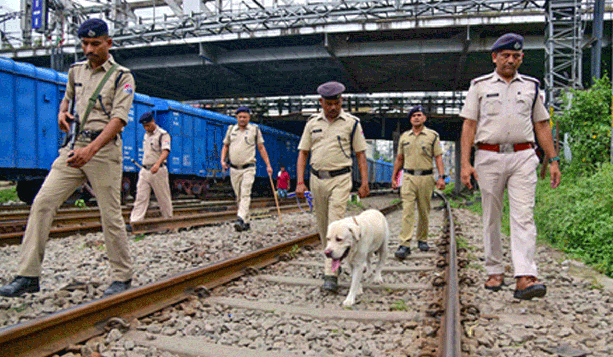 GRP personnel open fire on suspects to foil train robbery attempt in Andhra