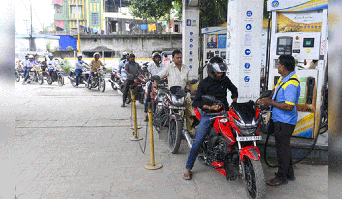 No shortage of petrol, diesel or LPG at retail outlets: Govt officials