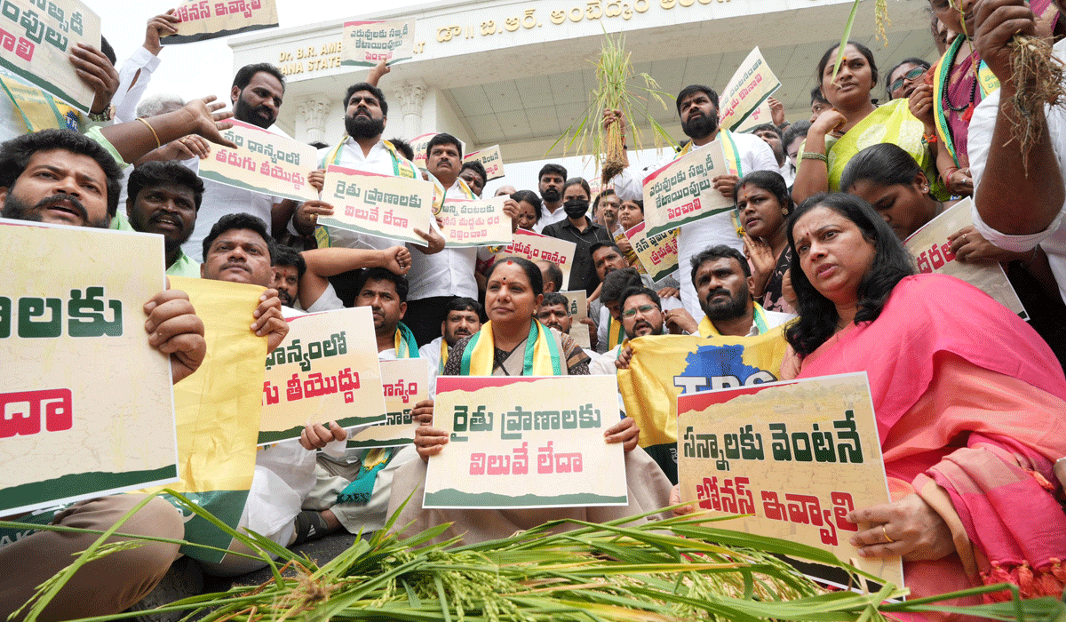 Kavitha detained during protest at Telangana Secretariat over farmers’ problems