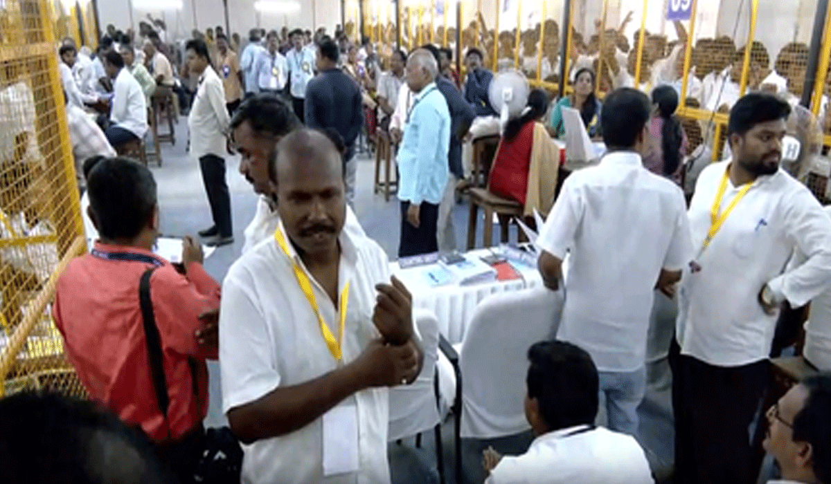 Tamil Nadu results: DMK leads early, TVK emerges strong challenger in postal vote trends