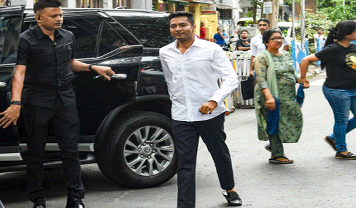 ECI bars Abhishek Banerjee from entering counting centre