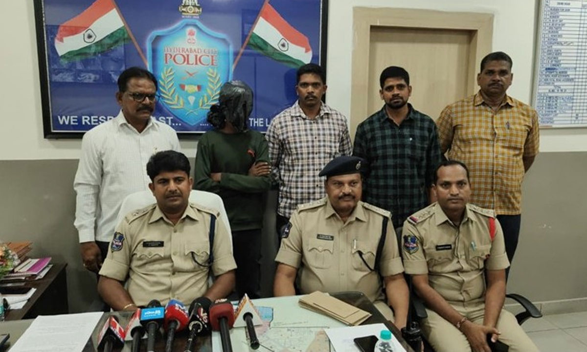Begum Bazar Police Arrest Habitual Burglar, Recover Gold Worth Rs 30 Lakh