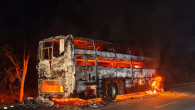 Telangana Bus Fire: 36 Passengers Escape as Hyderabad-Kakinada Private Bus Catches Fire Near Pedda Kaparthy in Nalgonda