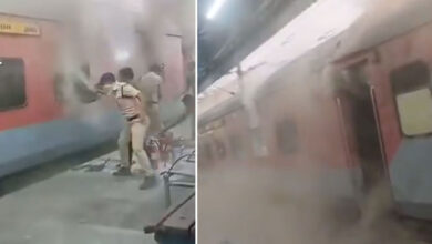 Fire Breaks Out in AC Coach at Nampally Railway Station in Hyderabad, Panic After Thick Smoke Engulfs Platform
