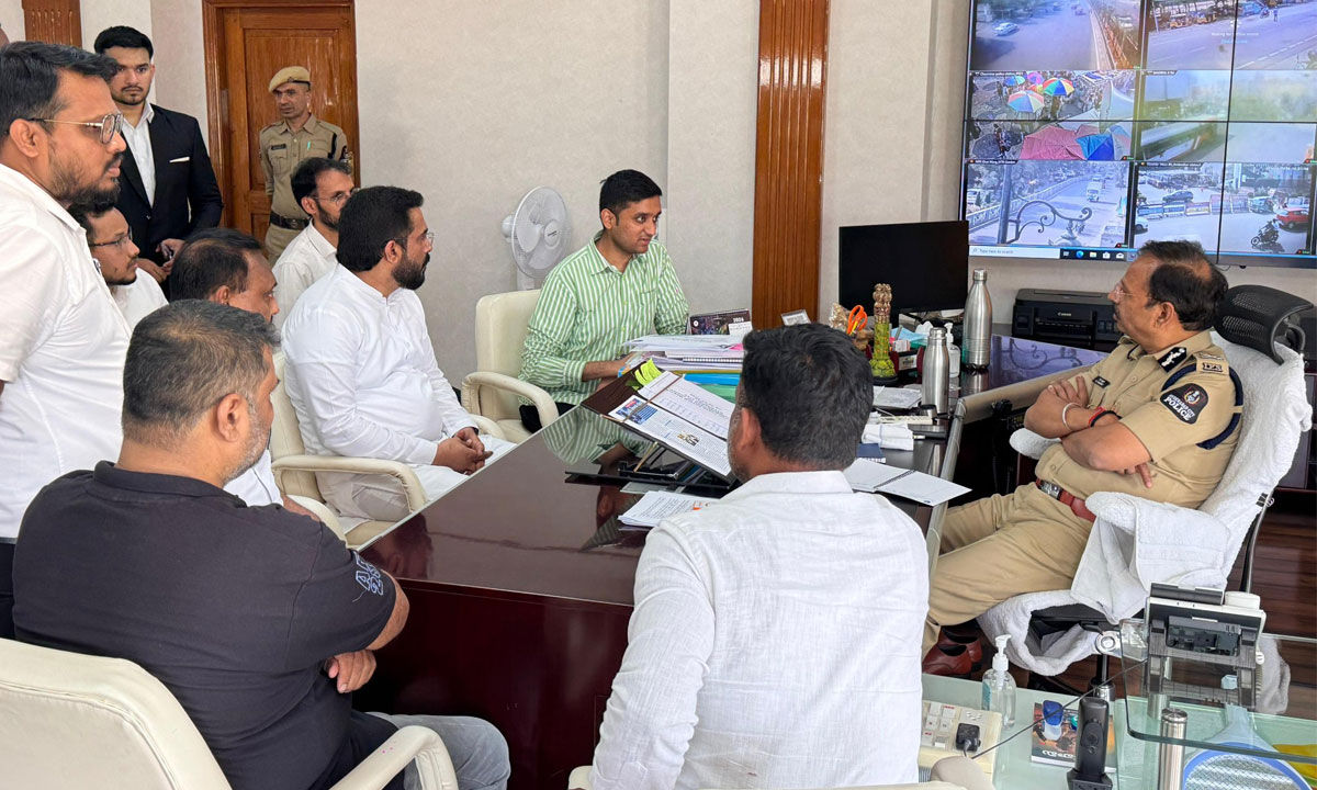 Khaja Moizuddin Murder Case: AIMIM MLA Majid Hussain, Advocates Meet Hyderabad Police Commissioner Seeking Swift Justice