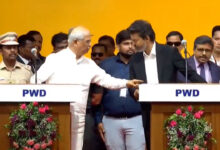 Vijay Goes Off-Script During Tamil Nadu CM Oath Ceremony, Governor Arlekar Intervenes