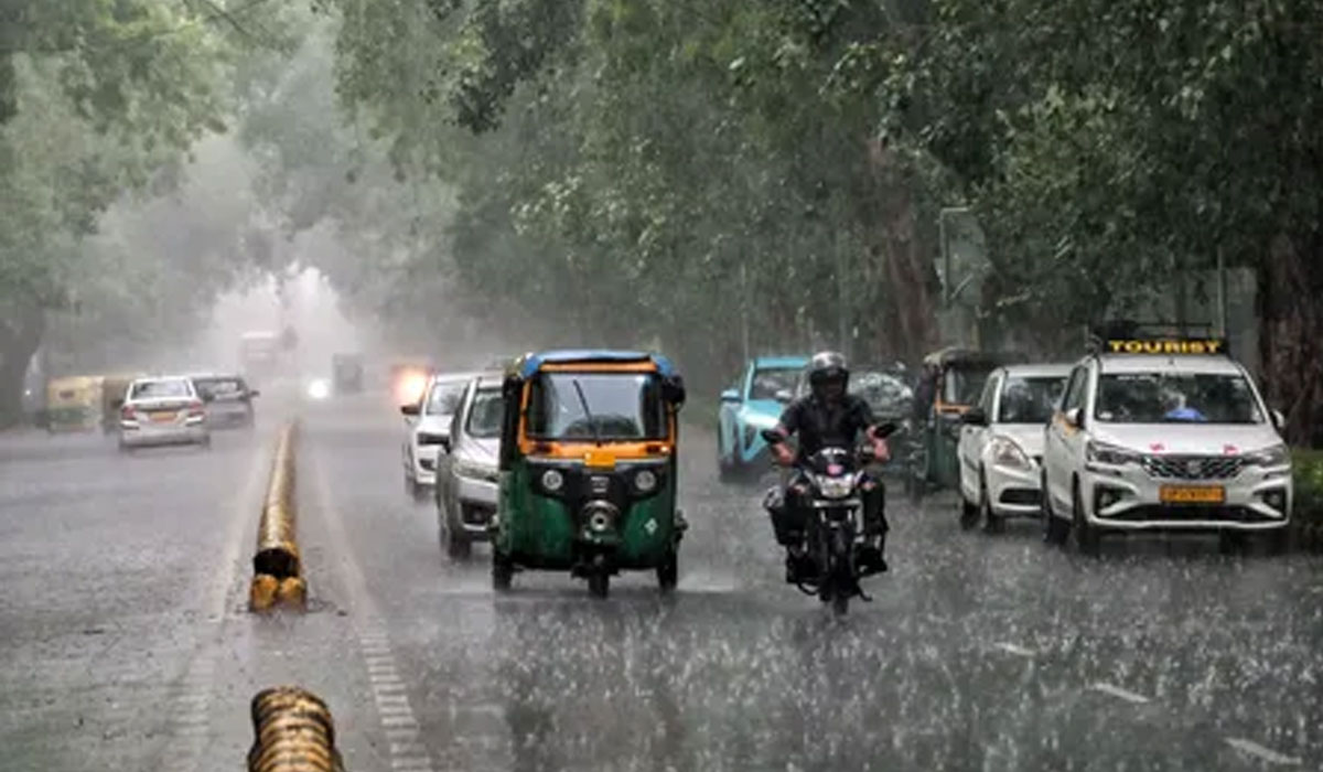 Delhi-NCR wakes up to pleasant weather as IMD issues red alert for thunderstorms, rainfall