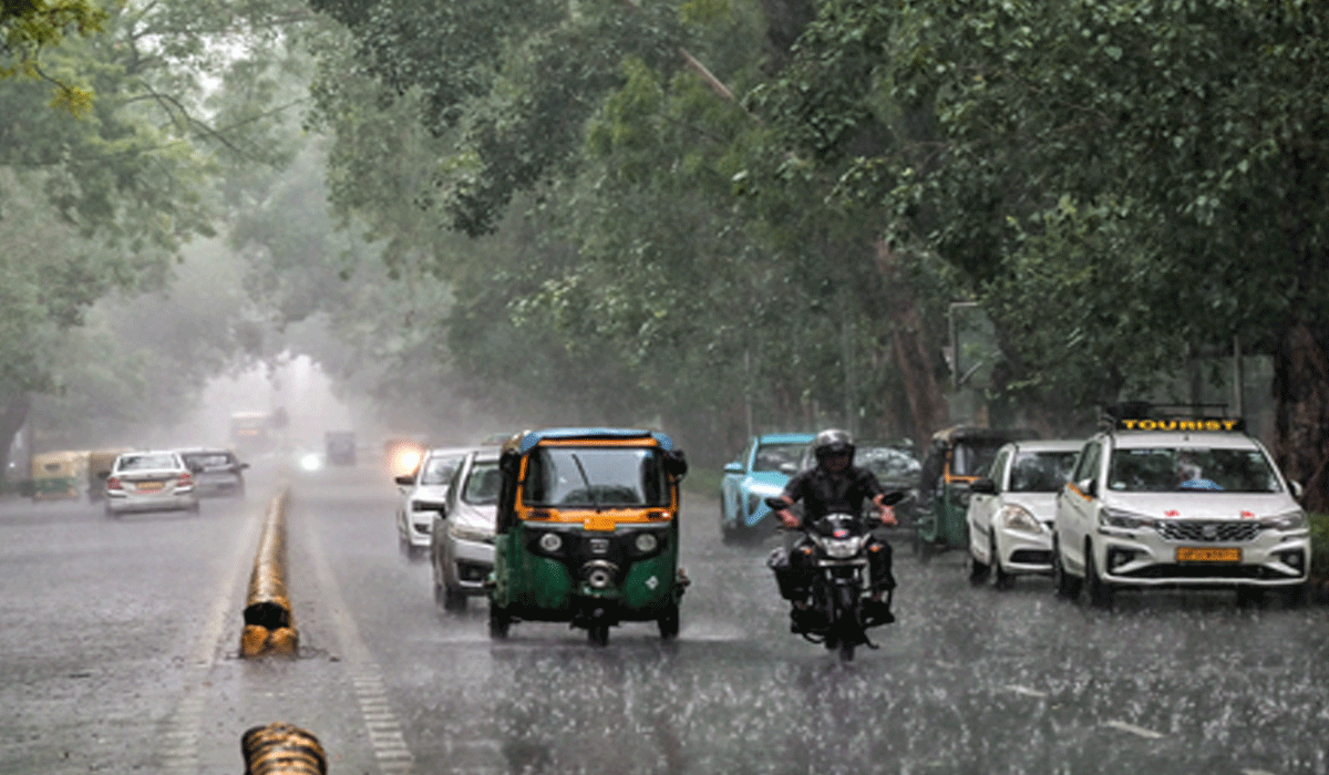 Yellow alert in Delhi-NCR: Thunderstorms, rain likely; pleasant weather expected tomorrow