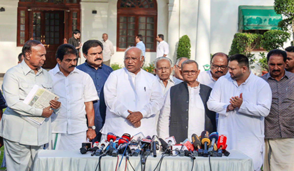Bumpy ride for INDIA bloc: DMK to skip meet, JMM and CPI-M miffed with Congress conduct