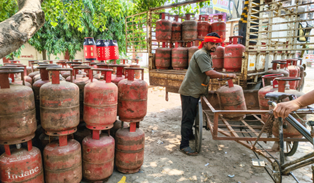 Global crisis behind LPG price rise, say BJP leaders as domestic cylinder prices hiked