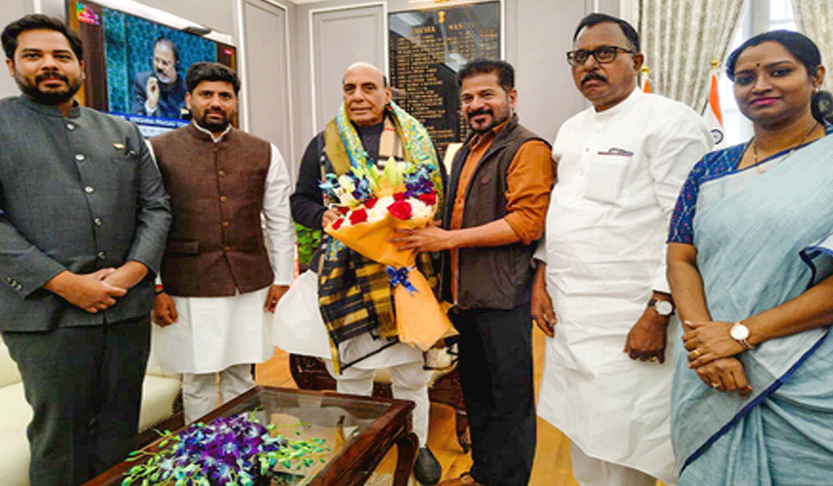 Telangana CM thanks Defence Minister for approval to Gandhi Sarovar Project