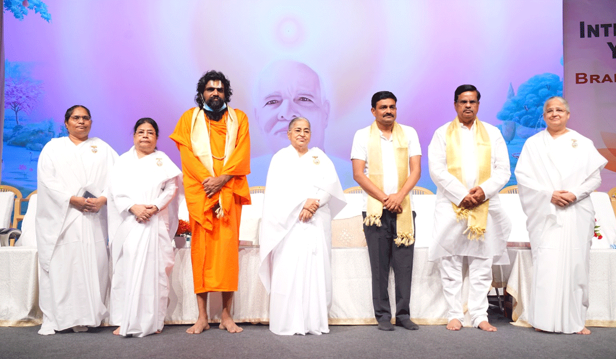 Thousands Participate in International Yoga Day Celebrations at Shanti Sarovar, Hyderabad