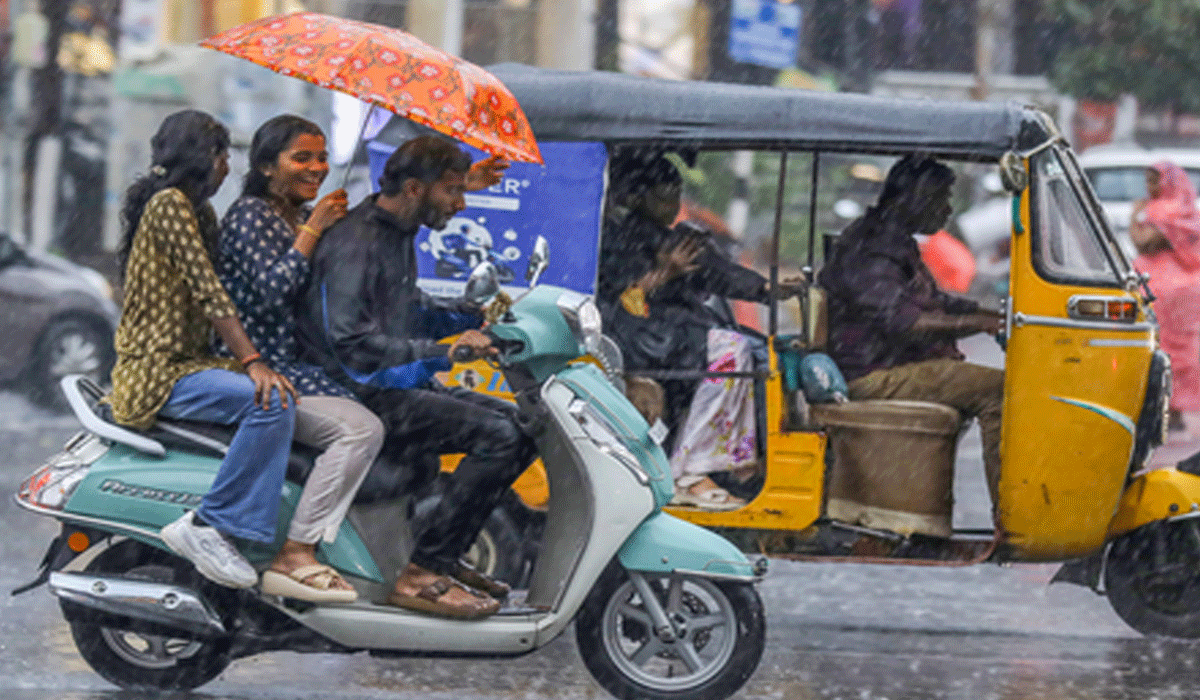 Monsoon makes rapid headway: Mumbai likely to receive showers in next 48 hours, heavy rains in Northeast
