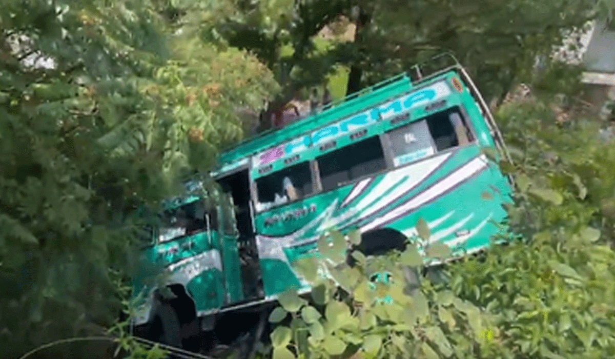 23 pilgrims injured as minibus falls into gorge in J&K's Kathua