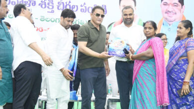 Mohammed Azharuddin Participates in Indira Mahila Shakti Saree Distribution Programme, Highlights Women Empowerment