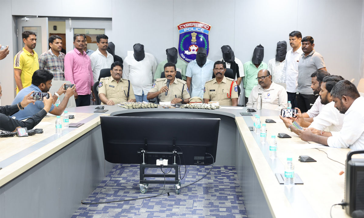 Cyberabad Police Bust Cyber Fraud Mule Account Network, Arrest 7 in Major Money Laundering Racket