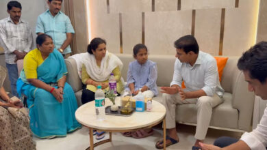 KTR, Seethakka and Kalvakuntla Sanjay Offer Condolences to Former MLA P. Sudarshan Reddy's Family