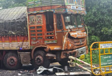 Six friends killed, 4 critical in head-on cruiser-truck collision in Karnataka's Karwar
