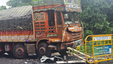 Six friends killed, 4 critical in head-on cruiser-truck collision in Karnataka's Karwar