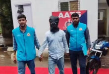 Auto thief arrested in Delhi; stolen motorcycle, five mobile phones recovered
