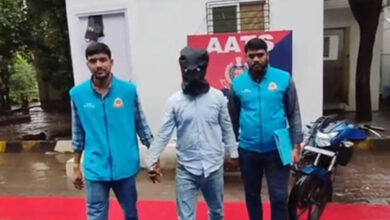Auto thief arrested in Delhi; stolen motorcycle, five mobile phones recovered