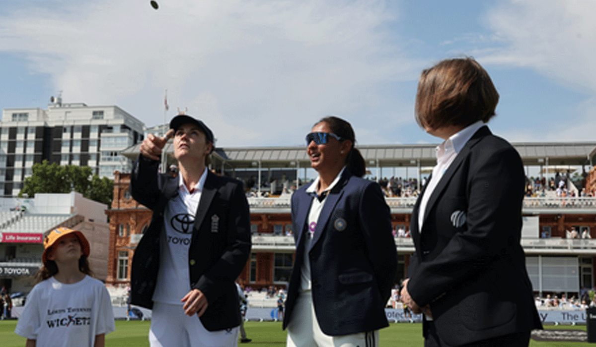 One-off Test: Charani, Capsey, Villiers handed debut caps as England elect to bowl first against India
