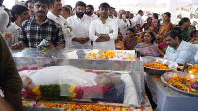 High drama at ex-Andhra minister’s house as daughter not allowed to touch body