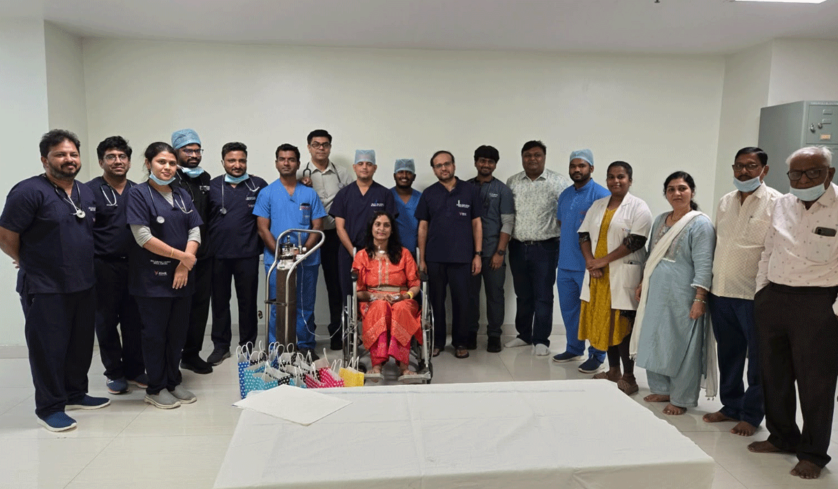KIMS doctors save young doctor with advanced ECMO retrieval and critical care