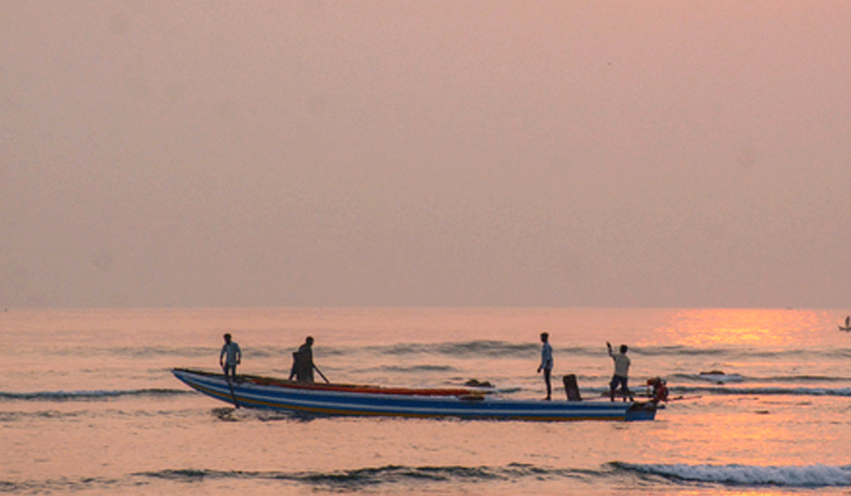 Two fishermen injured in boat mishap near Visakhapatnam Fishing Harbour