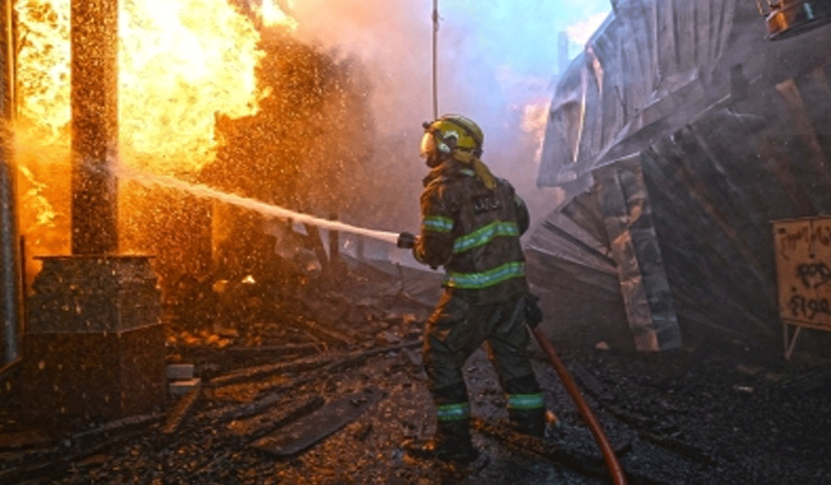 Kuwait says firefighters injured while battling blazes after Iranian attacks