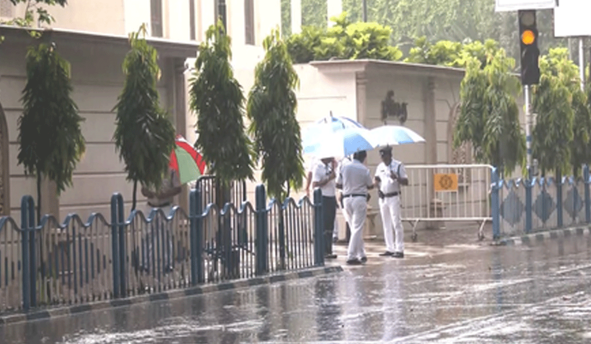 Heavy rain to lash Bengal through next week, red alert for four districts in north